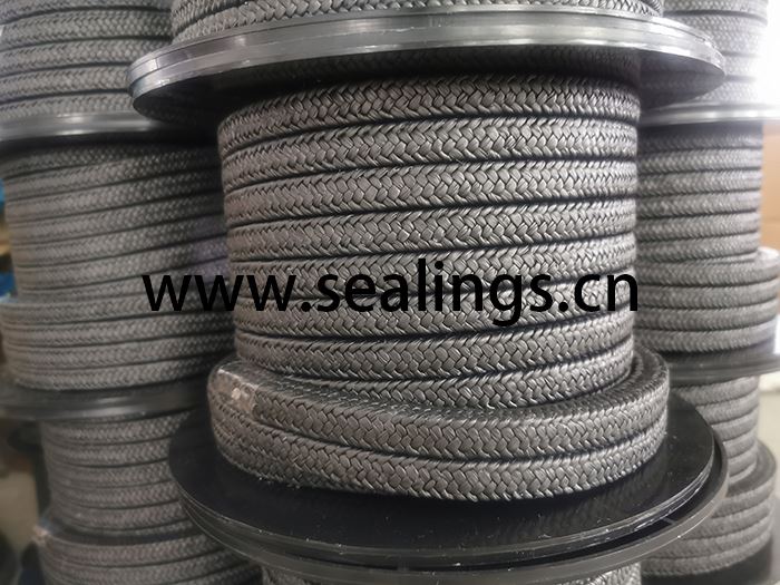 이탈리아 고객은 Tenglong에서 흑연 PTFE 패킹 3000 KGS를 주문했습니다.